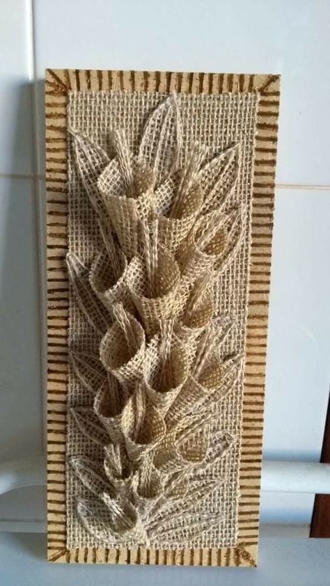 Patchwork Cards, Burlap Art, Háčkované Lemy, Twine Crafts, Jute Crafts, Rope Crafts Diy, Burlap Crafts, Home Diy Ideas, Burlap Flowers