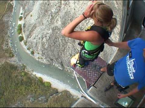 Banji Jumping Bungy Jumping, Swedish Girl, Bungee Jump, How To Believe, Rock Climbing Gear, Hang Gliding, Base Jumping, Bungee Jumping, Queenstown