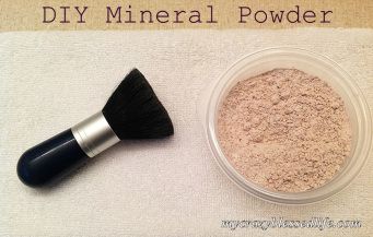 Diy Face Powder, Diy Makeup Foundation, Bare Minerals Powder, Homemade Makeup, Makeup Gold, Diy Beauty Products, Mineral Foundation, Natural Exfoliant, Mineral Makeup