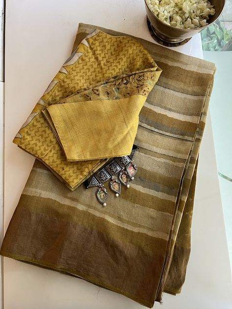 Printed Tussar Silk Sarees, Dreamy Saree, Tussar Saree, Tussar Silk Sarees, New Saree Designs, Beige Blouse, Simple Sarees, Ethnic Sarees, Tussar Silk Saree