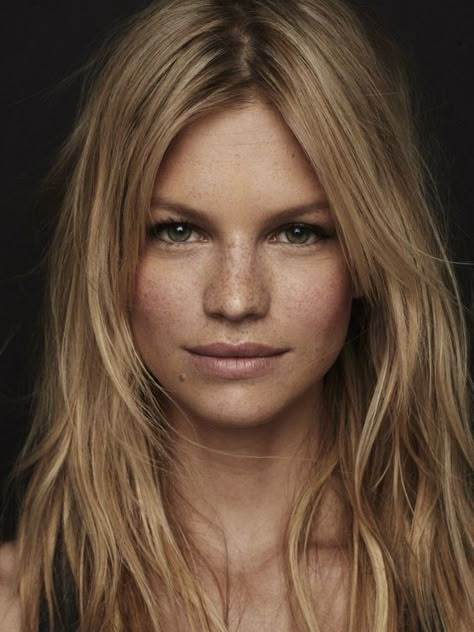 Blonde Hair Freckles, Blonde With Freckles, Nadine Leopold, Blonde Hair Green Eyes, Blonde Hair Transformations, Blonde Hair Brown Eyes, Dark Blonde Hair, Jairzinho, Good Hair Day