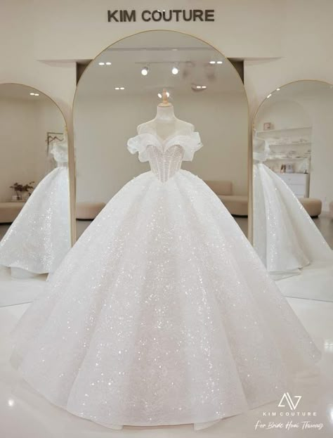 Disney Cinderella Wedding Dress, Princess Wedding Dresses Ball Gown Fairytale, Fairytale Wedding Dress Princesses, Poofy Wedding Dress, Wedding Dresses Ball Gown Princess, Gorgeous Wedding Dress Princesses, Debutante Dresses, Long Gown For Wedding, Marriage Dress