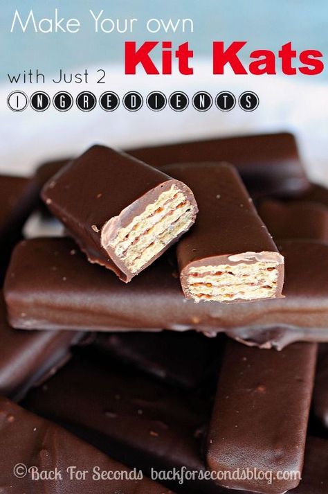 Easy Homemade Kit Kats with just 2 INGREDIENTS!! This 5 minute No Bake treat is dangerously good!!  #kitkats #candy #nobake #dessert Homemade Candy Bars, Candy Bar Recipe, Kit Kat Bars, Dessert Bar Recipe, Candy Recipes Homemade, Homemade Candies, Candy Desserts, Samos, Chocolate Bars