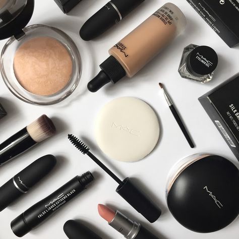 Mac cosmetics beauty products. Instagram @donatela__ #mac #maccosmetics #flatlay Mac Cosmetics Aesthetic, Advertising Ideas, Chic Makeup, Marketing Advertising, Flatlay Styling, Mac Makeup, Elegant Chic, Professional Photo, Beauty Cosmetics