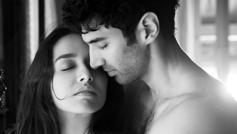 "Amazon Strikes Licensing Deal With Bollywood Banner Dharma Productions for India https://t.co/87ec2rqiS5 https://t.co/DvRO6yKD1Z" Enna Sona, Ok Jaanu Movie, Aditya Roy Kapoor, Ok Jaanu, Bio Music, Aditya Roy Kapur, Roy Kapoor, Bollywood Couples, Music Piano