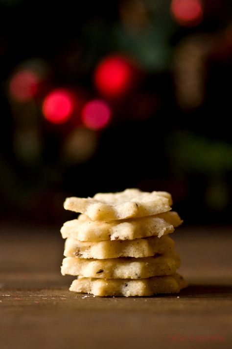 anise shortbread Vanilla Shortbread Cookies, Vanilla Shortbread, Traditional German Food, Cookie Recipes Unique, Vegan Cookies Recipes, Unique Cookies, Vegan Holidays, Vegan Christmas, Xmas Cookies