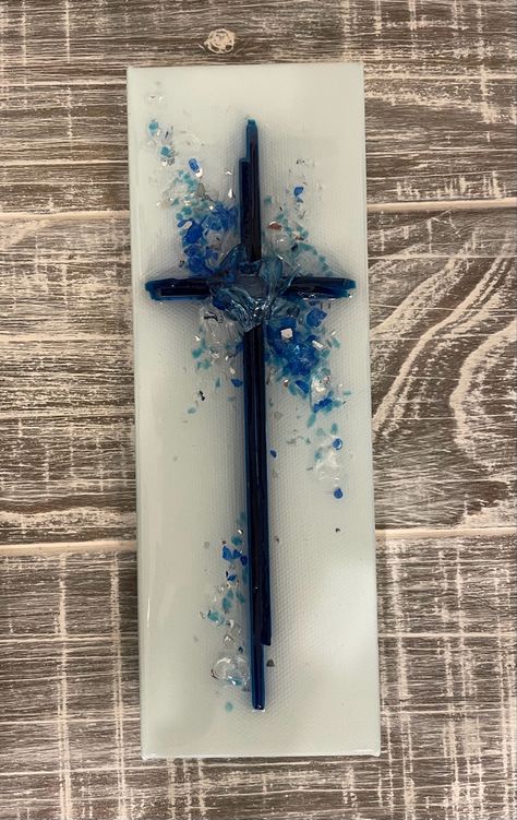 Broken Glass Crafts, Christmas Resin, Epoxy Crafts, Textured Paint, Resin Creations, Resin Christmas, Glass Cross, Christian Crafts, Glass Craft