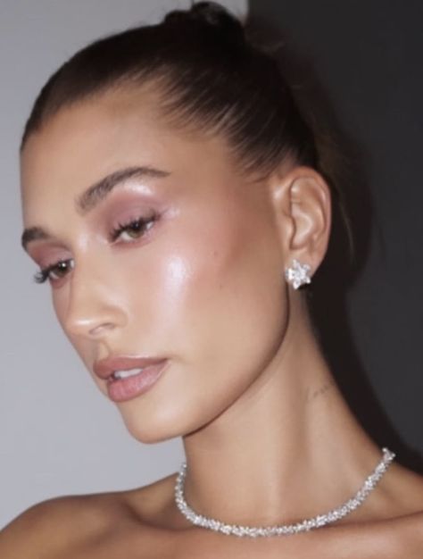 Fall Wedding Makeup, Smink Inspiration, Braut Make-up, Fairy Makeup, Makeup Hacks, Pink Eyeshadow, Glowy Makeup, Pink Makeup, Hailey Bieber