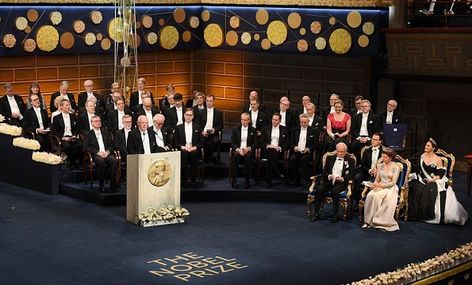 Nobel Prize Ceremony, Swedish Royal Family, Nobel Prize In Physics, Science Girl, Victoria Prince, Prince Carl Philip, Elie Saab Couture, Prince Daniel, 10 December