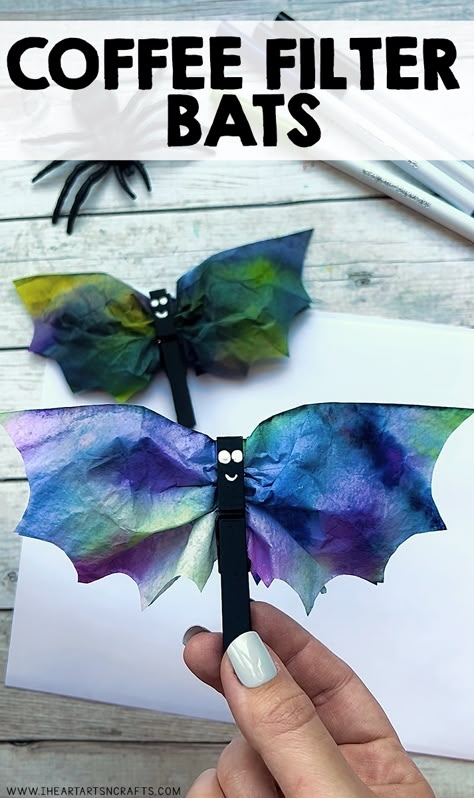 Coffee Filter Bats - I Heart Arts n Crafts Bats Craft, Halloween Bats Crafts, Coffee Filter Art, Arts N Crafts, Bat Craft, Coffee Filter Crafts, October Crafts, Rainy Day Crafts, Fun Halloween Crafts