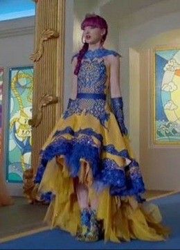 Mal Descendants Costume, Dove Cameron Descendants, Descendants Clothes, Disney Descendants Characters, Disney Descendants Mal, Cotillion Dresses, Mal Descendants, Descendants Costumes, Trajes Kylie Jenner