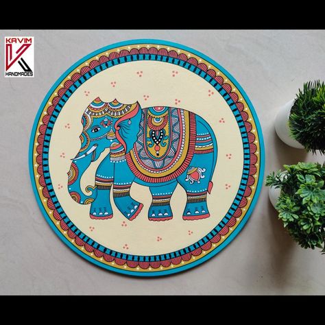 Madhubani Elephant, Indian Doodle, Madhubani Motifs, Creation Painting, Spatula Painting, Mud Art, Mdf Design, Round Painting, Gond Art