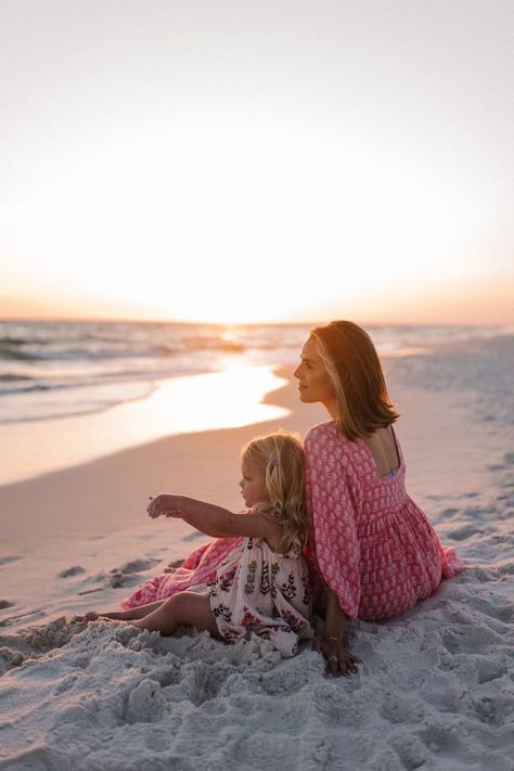 Romantic Impressionism, Mom And Me Photos, Mommy Daughter Photoshoot, Mother Daughter Poses, Daughter Photo Ideas, Mother Daughter Photoshoot, Beach Mom, Mommy And Me Photo Shoot, Julia Berolzheimer