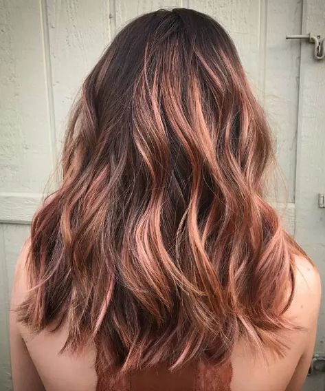 Rose Gold Hair Brunette Curly Hair, Rose Gold Caramel Balayage, Rose Gold And Caramel Balayage, Copper Rose Gold Balayage, Rose Copper Balayage, Rose Gold Brown Balayage, Colorful Balayage Brunette, Strawberry Brown Hair Balayage, Caramel Pink Hair