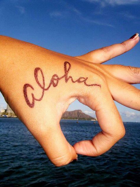 Tattoo Ideas 4 U Aloha Tattoo, Backpiece Tattoo, Diy Tattoo Permanent, Samoan Tattoo, Hawaiian Tattoo, Diy Tattoo, Aloha Hawaii, Sweet Summertime, Henna Tattoos