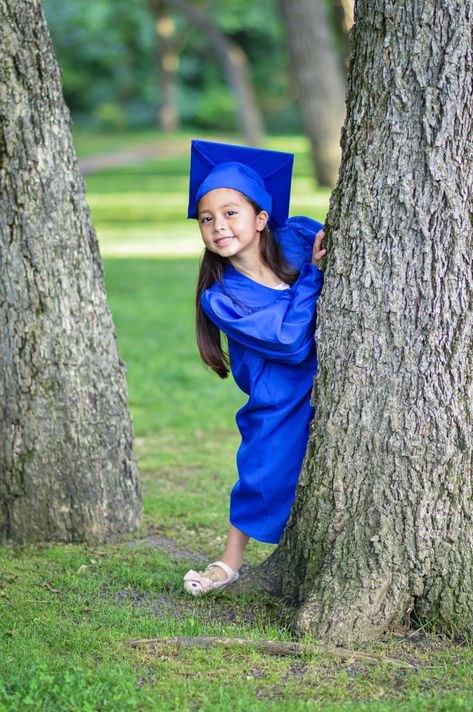 Children Graduation Ideas, Prek Graduation Photoshoot, Daycare Graduation Pictures, Preschool Graduation Photo Ideas, Kindergarten Graduation Pictures Boys, Kindergarten Graduation Pictures Ideas, Kindergarten Graduation Photoshoot Ideas, Pre K Graduation Ideas Pictures, Preschool Graduation Ideas Pictures