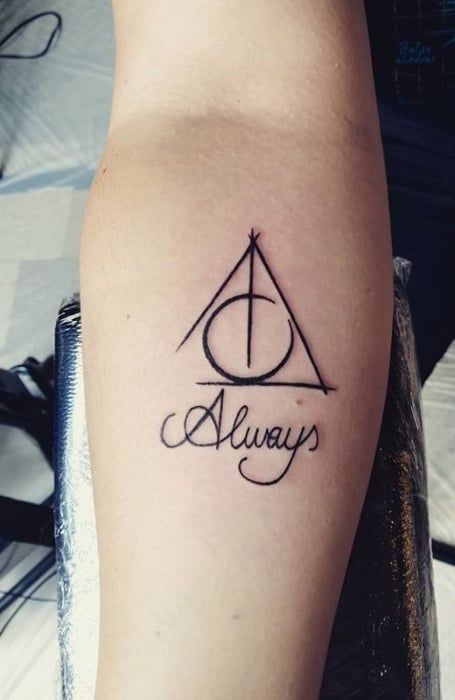 70 Harry Potter Tattoos Design Ideas & Meaning Always Harry Potter Tattoo, Tiny Harry Potter Tattoos, Harry Potter Tattoo Ideas, Always Tattoo, Harry Tattoos, Nerdy Tattoos, Stile Harry Potter, Hp Tattoo, Potter Tattoo