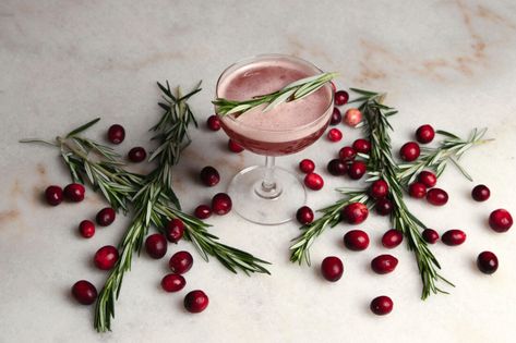 The Clausmopolitan: A Cosmo with a Festive Upgrade – Garden & Gun Mrs Clausmopolitan, Clausmopolitan Drink, Christmas Cosmopolitan Drink, Winter Cosmo, Christmas Cosmo, Christmas Cosmopolitan, Cranberry Syrup Recipe, Cranberry Syrup, Cosmopolitan Drink