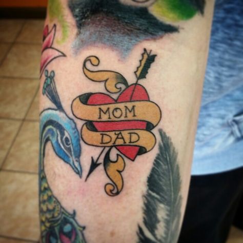 Classic Sailor Jerry piece. Everyone needs the mom and dad tattoo! Mom Memorial Tattoo, Mom And Dad Tattoo, Dark Art Tattoo Ideas, Tattoos Mom, American Traditional Sleeve, 8 Tattoo, Sailor Jerry Flash, Sailor Jerry Tattoo Flash, Mom Heart Tattoo