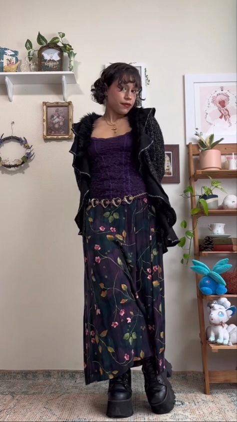 Purple Skirt Outfit, Whimsigoth Outfits, Whimsigoth Fashion, Hippie Goth, Whimsical Goth, Witchy Aesthetic, Fashion Corner, Whimsy Goth, Thrift Inspo