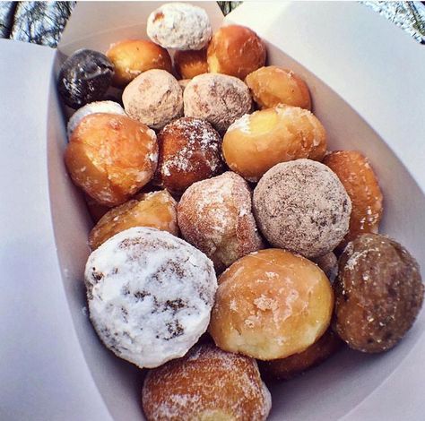 . Donut Holes Aesthetic, Holes Aesthetic, Study For Finals, Donut Holes, Emotionally Unavailable, Savory Recipes, Food Goals, Pretty Food, Food Cravings