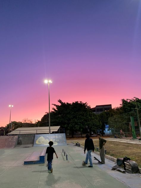 Skate Park Aesthetic, Skatepark Aesthetic, Skater Aesthetics, Skater Kids, Skateboard Park, Skateboard Aesthetic, Church Camp, Skate Girl, Skater Aesthetic