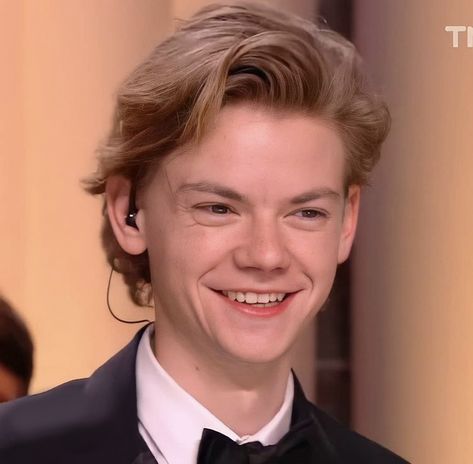 Thomas Brodie Sangster Imagines, Maze Runner Cast, Newt Maze Runner, Maze Runner Movie, Thomas Sangster, Brodie Sangster, Great Smiles, Batman Family, Thomas Brodie