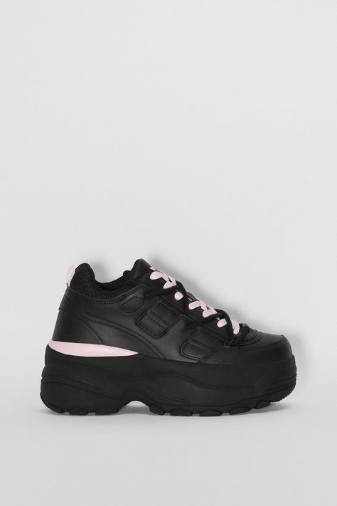 Zapatillas - Mujer | Bershka Platform Sneakers, Black Sneaker, Dream Wardrobe, Sneakers Black, All Black Sneakers, All Black, Hiking Boots, Wardrobe, Boots