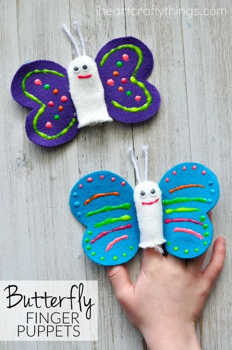 Use old winter gloves to make these cute butterfly finger puppets. Cute spring kids craft, butterfly craft for kids and playful puppets. Spring Kids Craft, Butterfly Craft For Kids, Craft Butterfly, Recycling For Kids, Butterfly Craft, Puppets For Kids, Puppets Diy, Felt Finger Puppets, Puppet Crafts