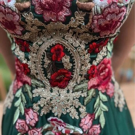 Corset Ball Dress, Embroidered Prom Dress, Elegant Corset, Dress For Weddings, Orange And Green, Master Closet, Wedding Color Schemes, Ball Dresses, Quinceanera