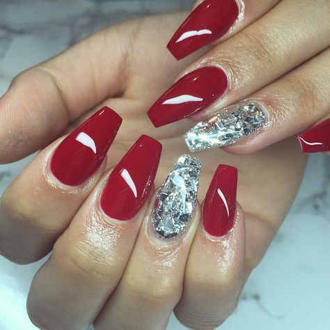 Riverdale Nails, Nail Art Noel, Coffin Nails Matte, Fake Nails Designs, Red Christmas Nails, Red Acrylic Nails, Holiday Nail Designs, Fall Acrylic Nails, Christmas Nails Acrylic