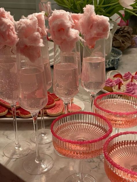 20th Birthday Pink Theme, Pink Theme Bday Party, Barbie New Years Eve Party, Sweet 16 Drink Ideas, Pink Themed Drinks, Sweet 16 Drinks, 21st Birthday Ideas Pink Theme, Pink Bday Aesthetic, Pink Birthday Drinks