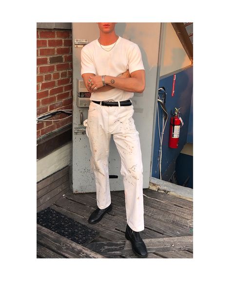 White Painters Pants Outfit Men, Painter Pants Outfit Men, Painters Pants Outfit, Painter Pants Outfit, White Painters Pants, 90s Outfit Men, White Pants Men, Ali Mcgraw, Vivian Westwood