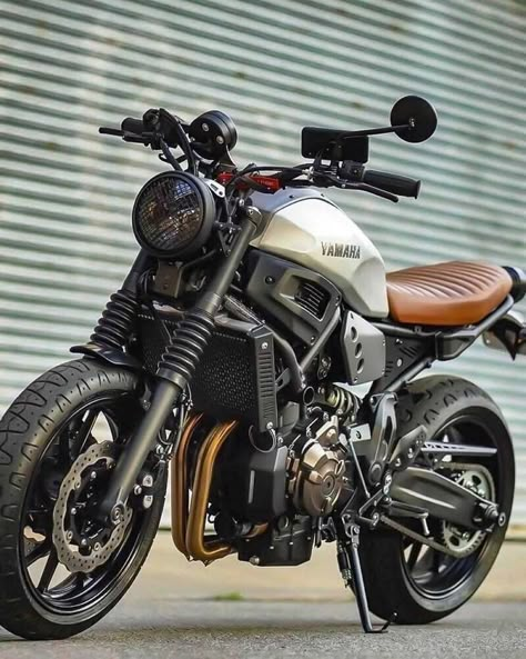 240z Datsun, Gadget Tecnologici, Custom Bikes Cafe Racers, Bobber Scrambler, Best Motorbike, Scrambler Custom, Мотоциклы Cafe Racers, Motorcross Bike, Yamaha Bikes