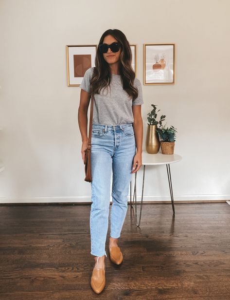 September 10x10: A Fall Mini Capsule Wardrobe - Stitch & Salt Simple Clothing Style Women, Casual Spring Capsule Wardrobe 2023, September Outfits Work, Summer Office Capsule Wardrobe, Capsule Wardrobe Midsize, Fall Style 2023 Women, Midsize Capsule Wardrobe, Mom Jeans Fall Outfit, Simple Mom Outfits