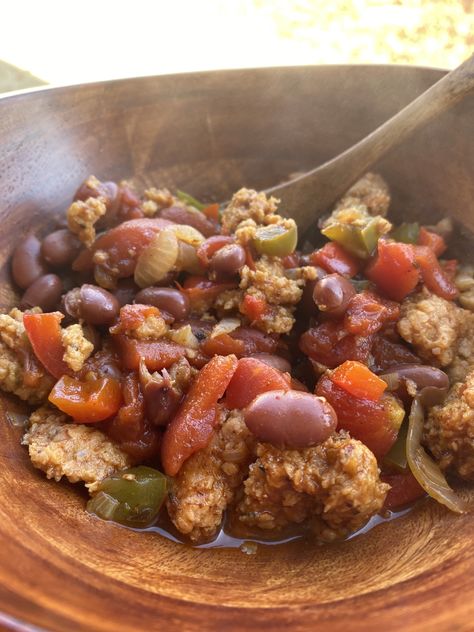 Plant Based Chili, Plant Based Meat, Beyond Burger, Vegetarian Chili Recipe, Baked Bean Recipes, Vegetarian Chili, Protein Pack, Chili Recipe, Baked Beans