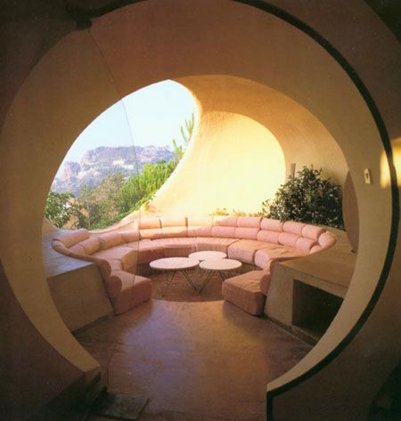 Casa Do Hobbit, Futuristic House, Earthship Home, Bubble House, Retro Interior Design, Cob House, Famous Architects, Earth Homes, Retro Interior