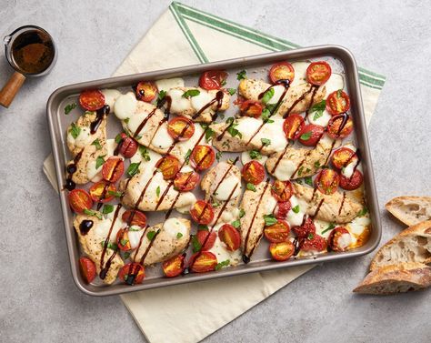 Learn more about Sheet Pan Chicken Caprese from SideChef! Sheet Pan Chicken Caprese, Chicken Caprese Recipe, Easy Sheet Pan Chicken, Caprese Recipe, Chicken Caprese, Caprese Recipes, Jalapeno Popper Recipes, Chicken Fresh, Chicken With Italian Seasoning