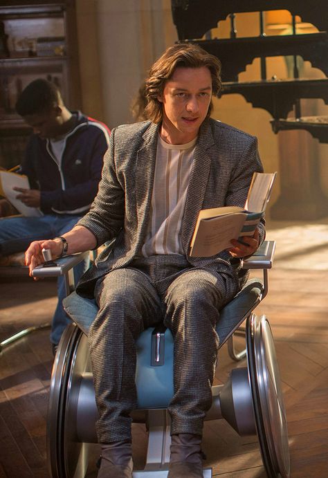 Charles Xavier | Professor X (James McAvoy in X-Men: Apocalypse, 2016) James Mcavoy Xmen, Professor Charles Xavier, Xmen Movie, X Men Funny, Xmen Apocalypse, Professor Xavier, X Men Apocalypse, X-men Apocalypse, Professor X