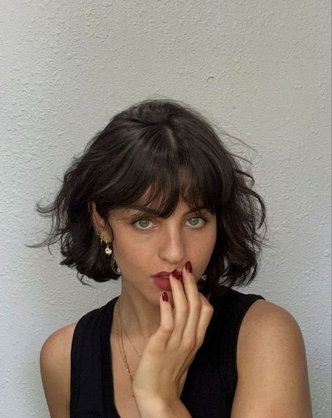 Bob Pendek, Hair Inspiration Short, Penteado Cabelo Curto, Short Hair With Bangs, Short Hair Haircuts, Bob Haircut, Cut My Hair, Hairstyles For Women, Short Bob Hairstyles