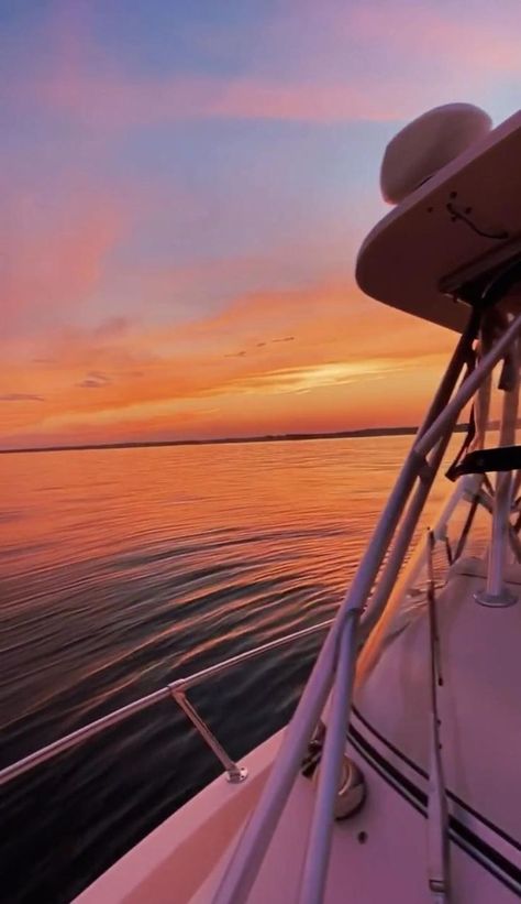 Boat Ride Video, Sunset Boat Ride, Cape May Beach, Yatch Boat, Lake Aesthetic, Fake Photos, Cruiser Boat, Lake Days, Bay Boats