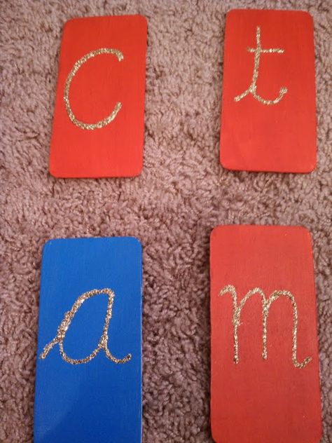 DIY Montessori-style "sandpaper" letters: glitter glue on wood tablets. Clever! Diy Sandpaper Letters, Preschool Homeschooling, Sandpaper Letters, Letters Diy, Diy Letters, Happy Mama, Glitter Letters, Craft Day, Glitter Glue