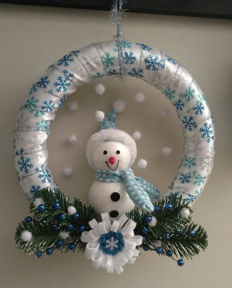 Winter ribbon wreath Winter Ribbon Wreath, Snowman Wreaths, Christmas Yarn Wreaths, Yarn Wreaths, Holiday Wreaths Diy, Christmas Yarn, Winter Wreaths, Yarn Wreath, Snowman Wreath