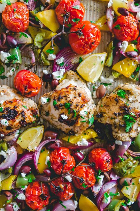 Sheet pan Greek chicken is bursting with fresh and bright flavors! You'll love how easy it is to put together and bonus is that clean up is a breeze! Grilled Mediterranean Chicken, Greek Sheet Pan Chicken, Sheet Pan Chicken Recipe, Greek Sheet Pan, Sheet Pan Greek Chicken, Easy Sheet Pan Chicken, Sheet Pan Meals Chicken, Pan Chicken Recipes, Sheet Pan Chicken