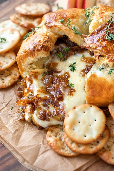 This baked brie is topped with balsamic caramelized onions and wrapped in puff pastry, making for an elegent yet warm and cozy appetizer! | thecozyapron.com #bakedbrie #bakedbrieinpuffpastry #bakedbrierecipes #bakedbrieeasy #bakedbrieappetizer Brie With Caramelized Onions, Brie Cheese Recipes, Pastry Making, Baked Brie Recipes, Brie Puff Pastry, Brie Recipes, Baked Brie, Party Food Appetizers, Best Appetizers