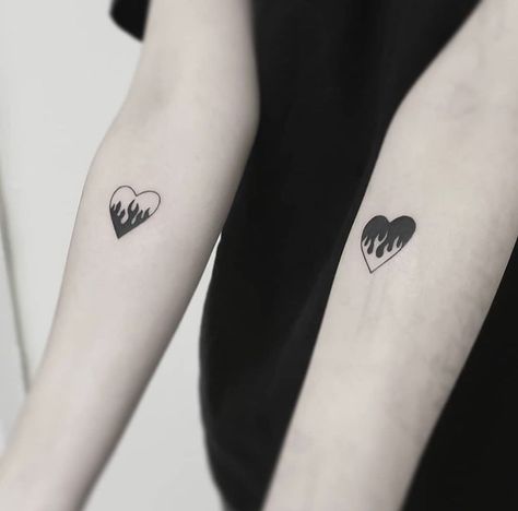 Tattoo Ideas Sisters Unique, Matching Tattoos Designs, Twinning Tattoos For Best Friends, Small Cousin Tattoos, Edgy Matching Tattoos, Matching Twin Tattoos, Friendship Tattoos For Two, Matching Cousin Tattoos, Twin Flame Tattoo