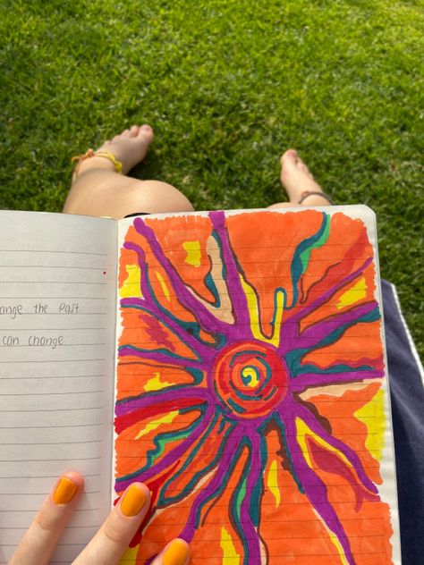 Art Therapy Aesthetic Ideas, Hippy Journal Ideas, 2024 Journal Ideas Cover, Hippie Journal Ideas, Sketchbook Ideas Trippy, Hippie Art Ideas Simple, Hippie Doodles, Hippie Room Artwork, Sun Painting Hippie