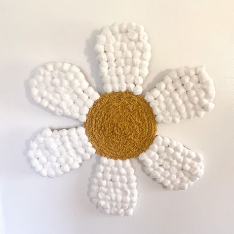 DIY GIANT Daisy Wall Hanging | Grey Skies & Rainbow Highs Giant Daisy, Daisy Wall, Large Daisy, Spring Crafts For Kids, Spiral Pattern, Grey Skies, Kid Crafts, My Favorite Part, Hot Glue