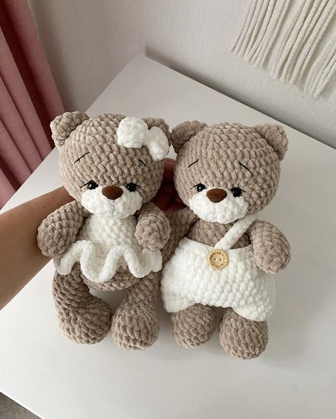 Knitting Lovers - https://foodydad.com/video---------------... Aminacore Aesthetic, Crochet Bears, Crochet Baby Projects, Teddy Bear Crochet, Crochet Doll Tutorial, Baby Shower Crafts, Crochet Bows, Crochet Teddy Bear, Crochet Teddy