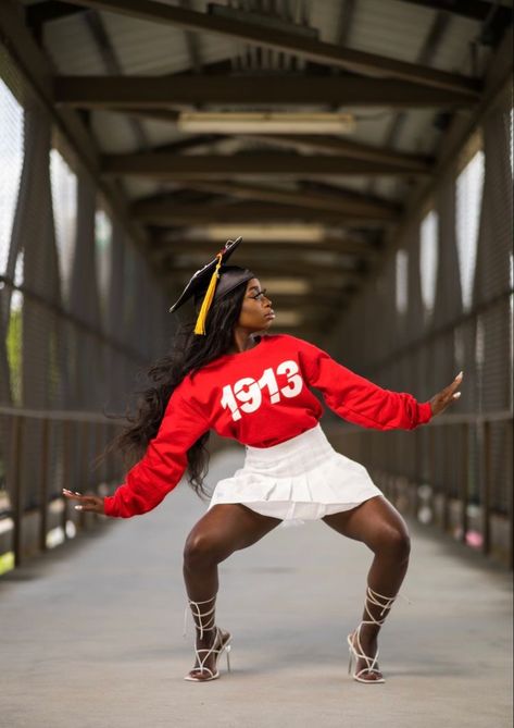 D9 Sorority Outfits, D9 Sorority Photoshoot, Delta Graduation Pictures, Delta Sigma Theta Graduation Pictures, Dst Photoshoot, Graduating Pictures, Delta Sigma Theta Photoshoot, Delta Photoshoot, Sorority Photoshoot